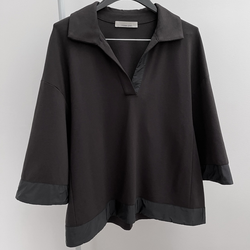 Liviana Conti v-neck top with collar XL black mixed media polo timeless Italy